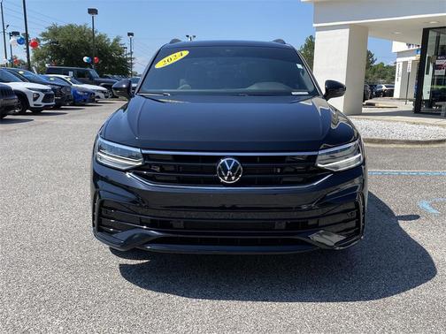 2024 Volkswagen Tiguan 2.0T SE R-Line Black