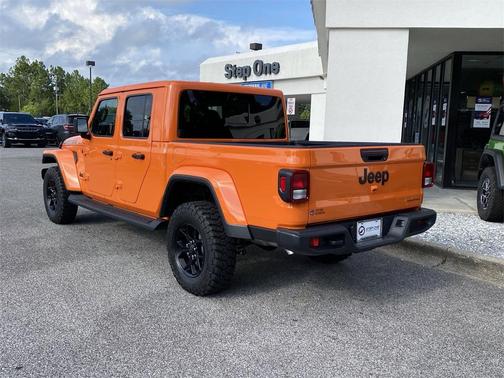 2025 Jeep Gladiator Sport
