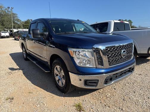 2018 Nissan Titan SV