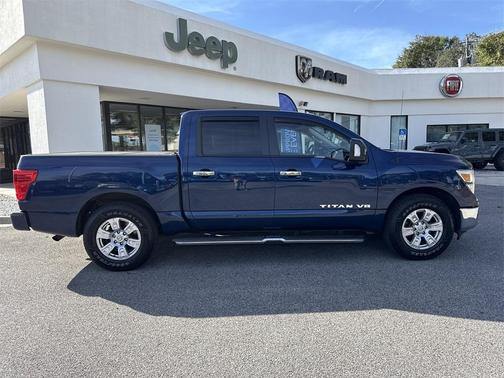 2018 Nissan Titan SV