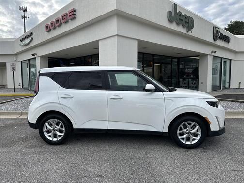 2023 Kia Soul LX