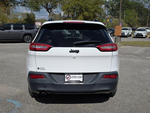 2016 Jeep Cherokee Altitude