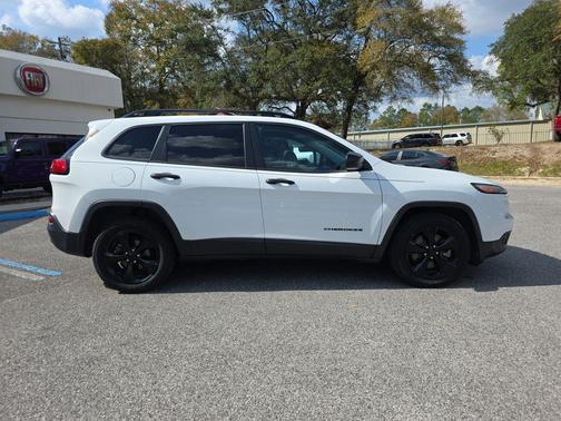 2016 Jeep Cherokee Altitude