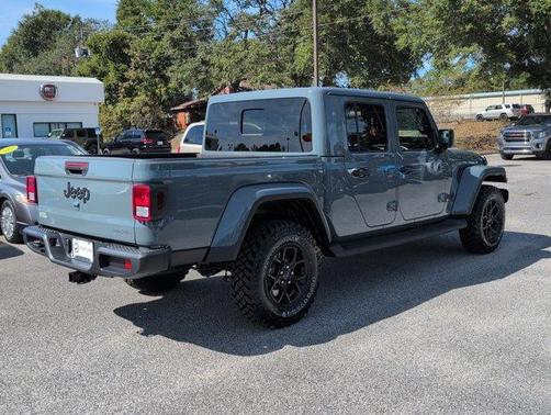2025 Jeep Gladiator Sport