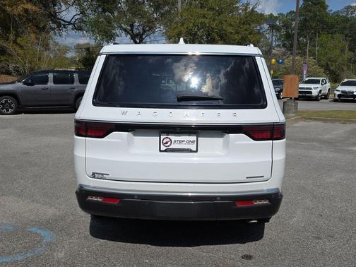 Bright White Clearcoat 2022 Jeep Wagoneer Series III