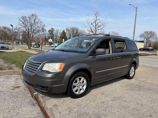 2010 Chrysler Town & Country Touring