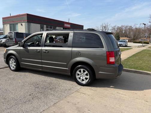 2010 Chrysler Town & Country Touring
