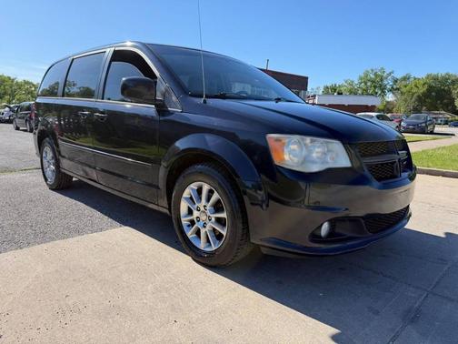 Black Clearcoat 2011 Dodge Grand Caravan R/T