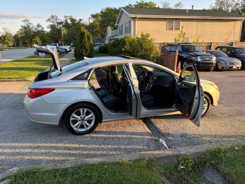 Radiant Silver 2011 Hyundai SONATA Limited