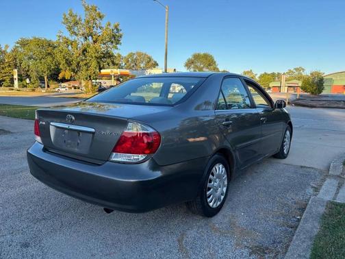 2006 Toyota Camry LE