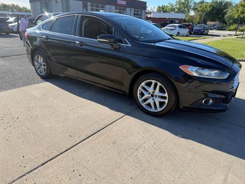 Tuxedo Black Metallic 2014 Ford Fusion SE