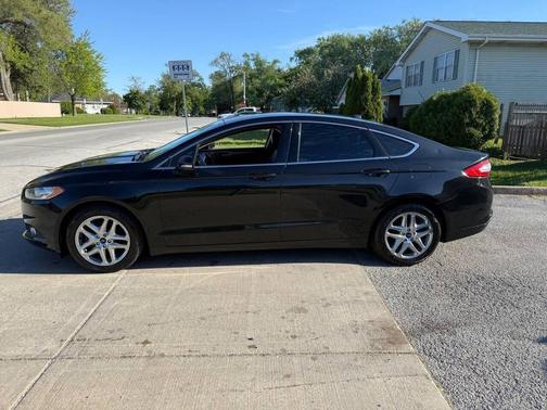 Tuxedo Black Metallic 2014 Ford Fusion SE