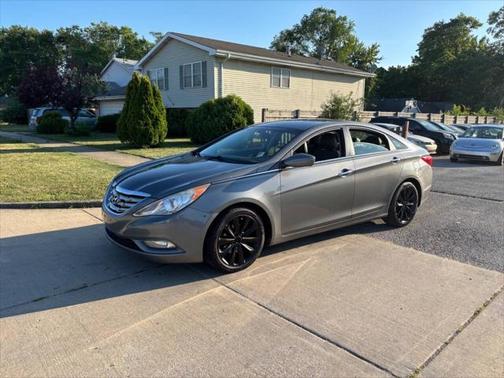 2013 Hyundai SONATA SE