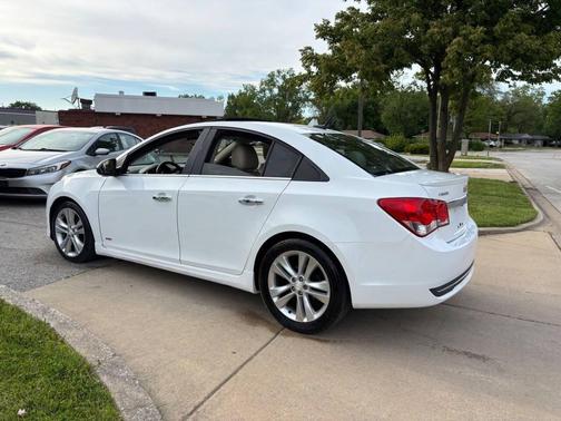 Summit White 2013 Chevrolet Cruze LTZ
