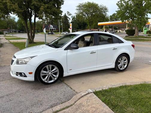 Summit White 2013 Chevrolet Cruze LTZ
