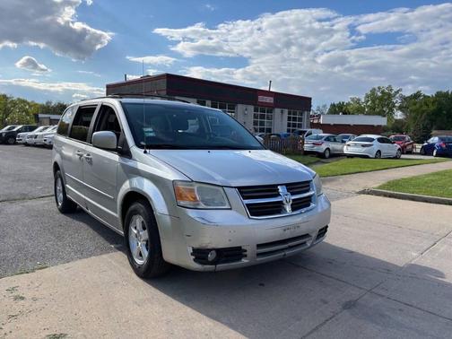 Bright Silver Metallic Clearcoat 2010 Dodge Grand Caravan SXT