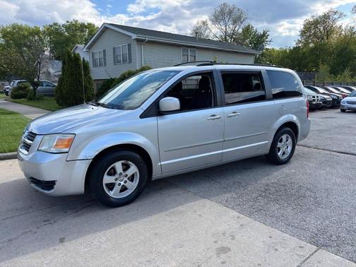 Bright Silver Metallic Clearcoat 2010 Dodge Grand Caravan SXT