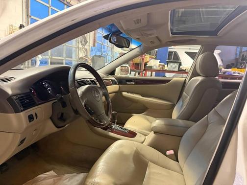 Alabaster Metallic 2004 Lexus ES 330 Base