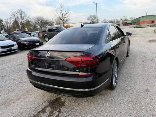 2019 Volkswagen Passat 2.0T R-Line