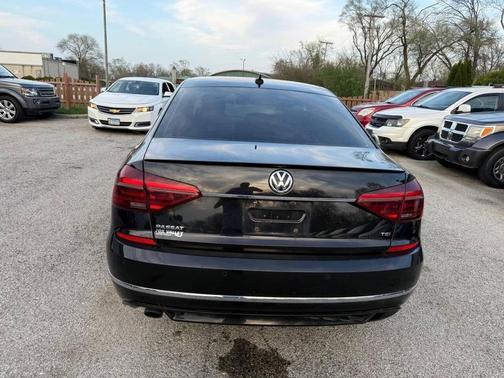 2019 Volkswagen Passat 2.0T R-Line