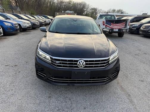 2019 Volkswagen Passat 2.0T R-Line