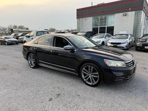 2019 Volkswagen Passat 2.0T R-Line