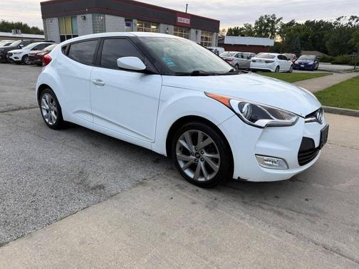 Century White 2017 Hyundai Veloster Base