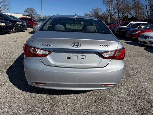 2011 Hyundai SONATA GLS