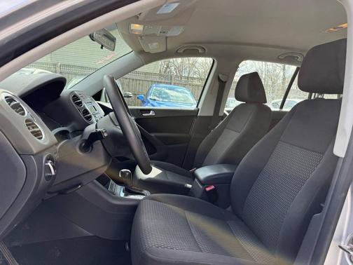 2011 Volkswagen Tiguan S