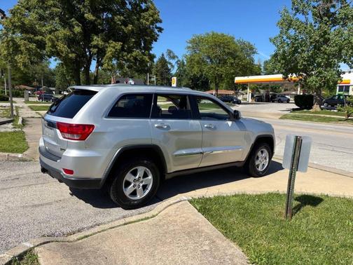 Bright Silver Metallic Clearcoat 2011 Jeep Grand Cherokee Laredo