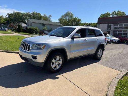 Bright Silver Metallic Clearcoat 2011 Jeep Grand Cherokee Laredo