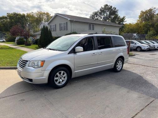 2010 Chrysler Town & Country Touring