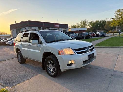 Dover White Pearl 2008 Mitsubishi Endeavor SE