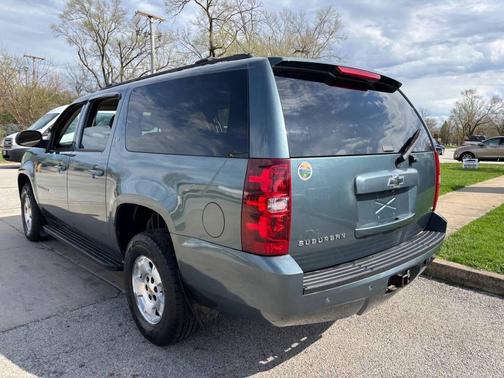 Dark Blue Metallic 2009 Chevrolet Suburban 1500 LT1