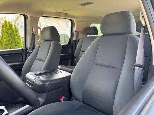 Dark Blue Metallic 2009 Chevrolet Suburban 1500 LT1