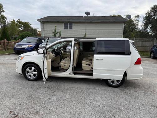 2009 Volkswagen Routan SEL