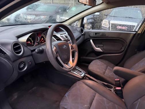 2013 Ford Fiesta SE