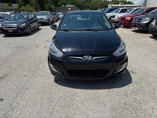 2013 Hyundai Accent SE
