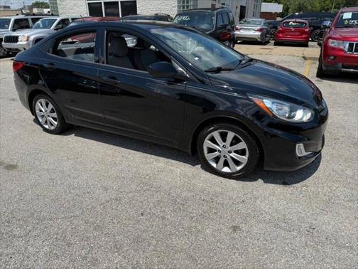 2013 Hyundai Accent SE