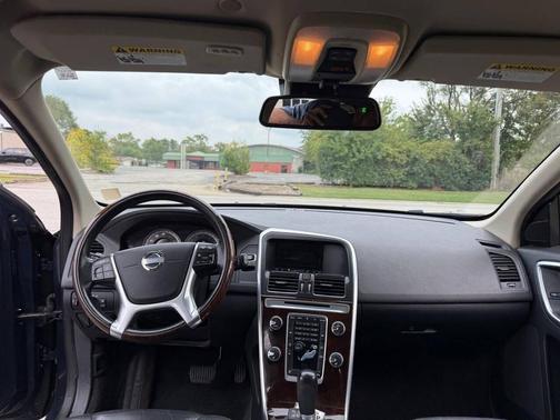2012 Volvo XC60 T6 Platinum