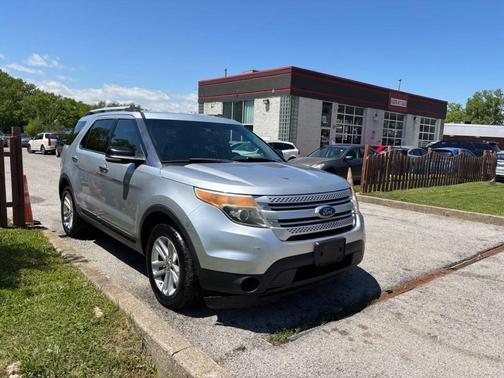 Ingot Silver Metallic 2011 Ford Explorer XLT