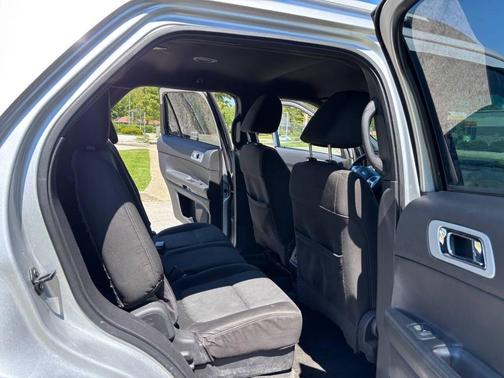 Ingot Silver Metallic 2011 Ford Explorer XLT
