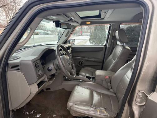 2006 Jeep Commander Base