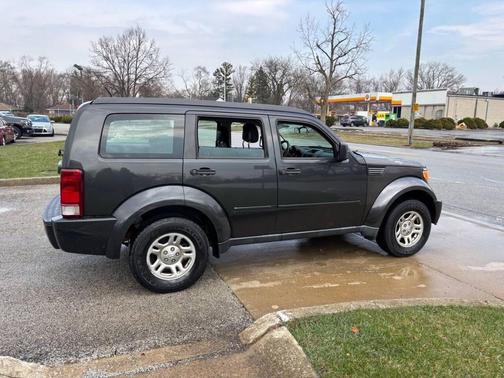 Dark Charcoal Pearlcoat 2011 Dodge Nitro SE