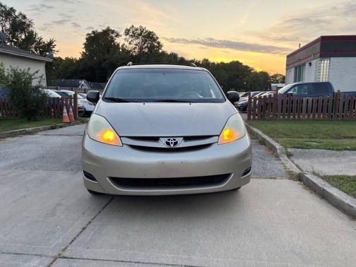 2006 Toyota Sienna LE