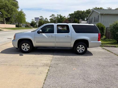 Champagne Silver Metallic 2013 GMC Yukon XL 1500 SLT