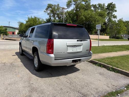 Champagne Silver Metallic 2013 GMC Yukon XL 1500 SLT