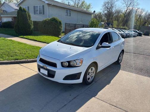 Summit White 2015 Chevrolet Sonic LS