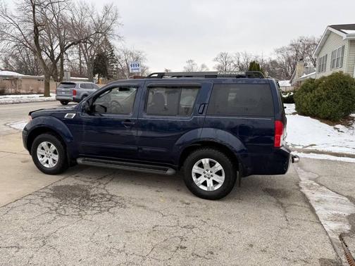 2006 Nissan Pathfinder LE