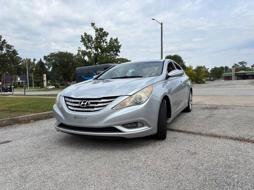 2011 Hyundai SONATA Limited